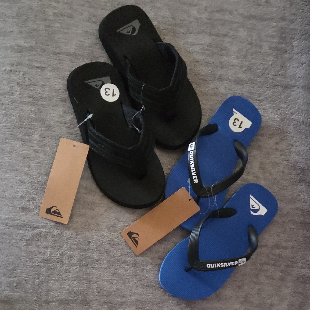 Quiksilver Dual Pack Flip Flops in Black and Blue